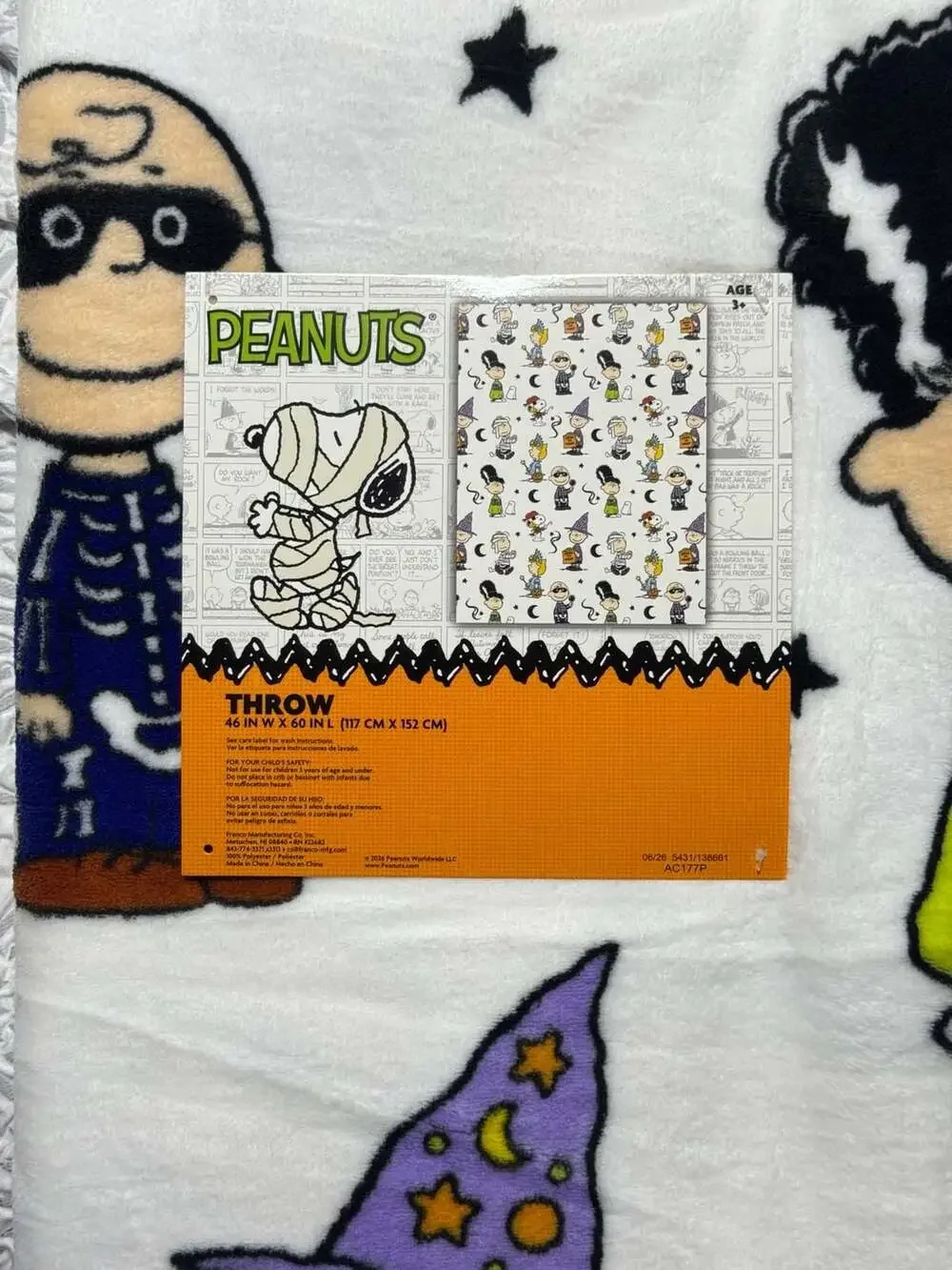Peanuts Snoopy Gang Halloween Trick or Treat Throw Blanket 46